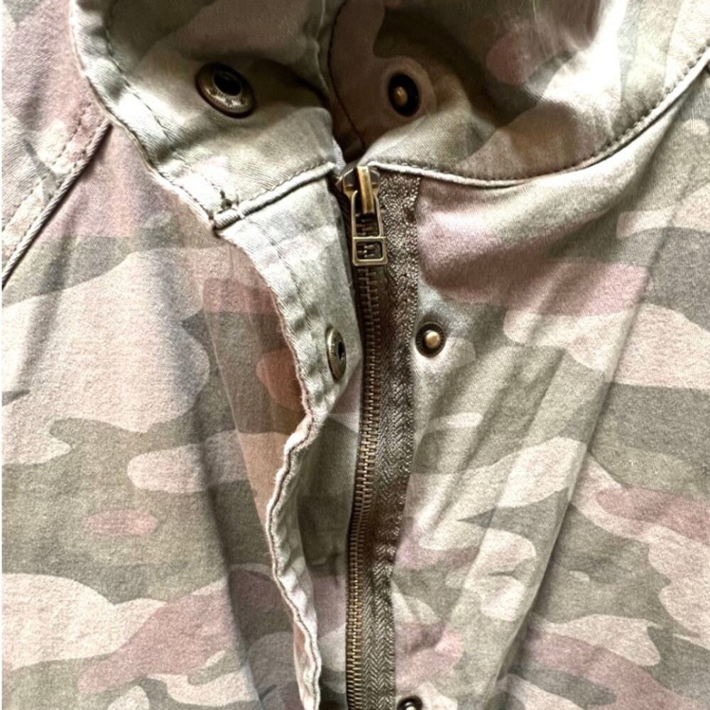Womens Trendy Camo Jacket Full Zip Democracy Size L Coat - Picture 3 of 10